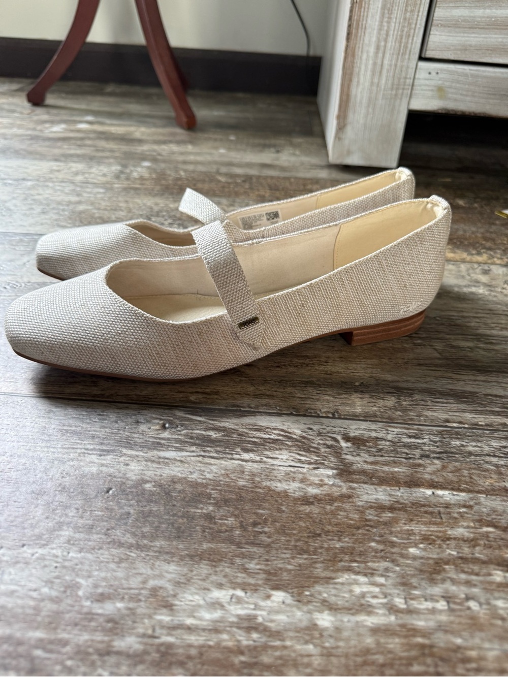 TOMS Bianca beige cream canvas Mary Jane square toed flats - 8.5